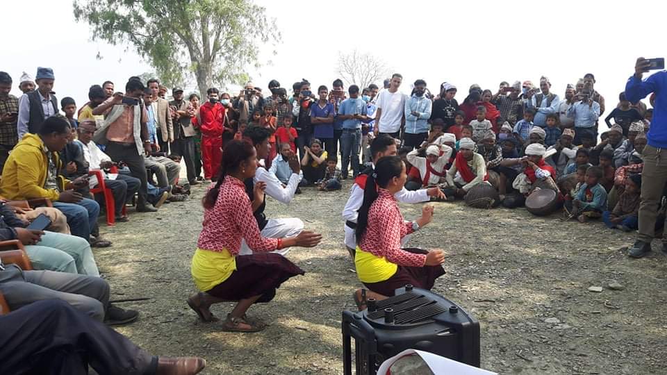 चामुण्डा बिन्द्रासैनीमा माओबादी केन्द्र काे आम शभा